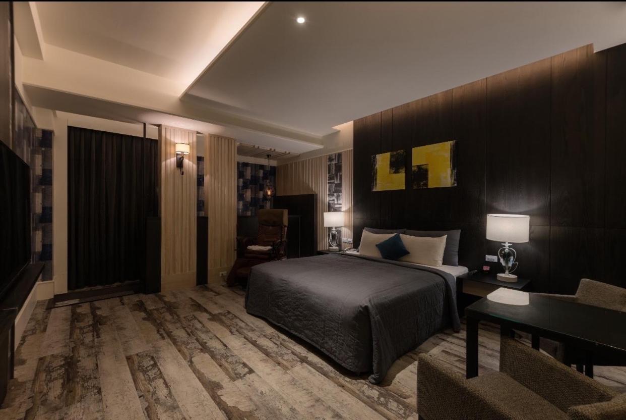 麗馨汽車旅館 Leesing Motel Kaohsiung Esterno foto