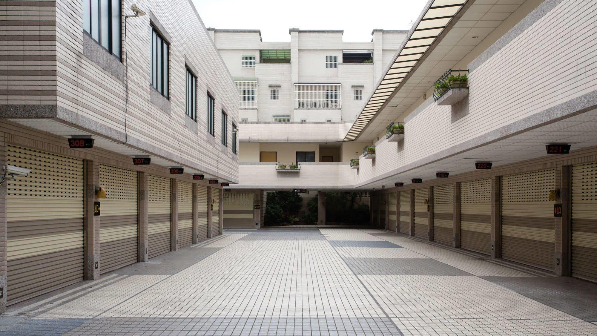麗馨汽車旅館 Leesing Motel Kaohsiung Esterno foto