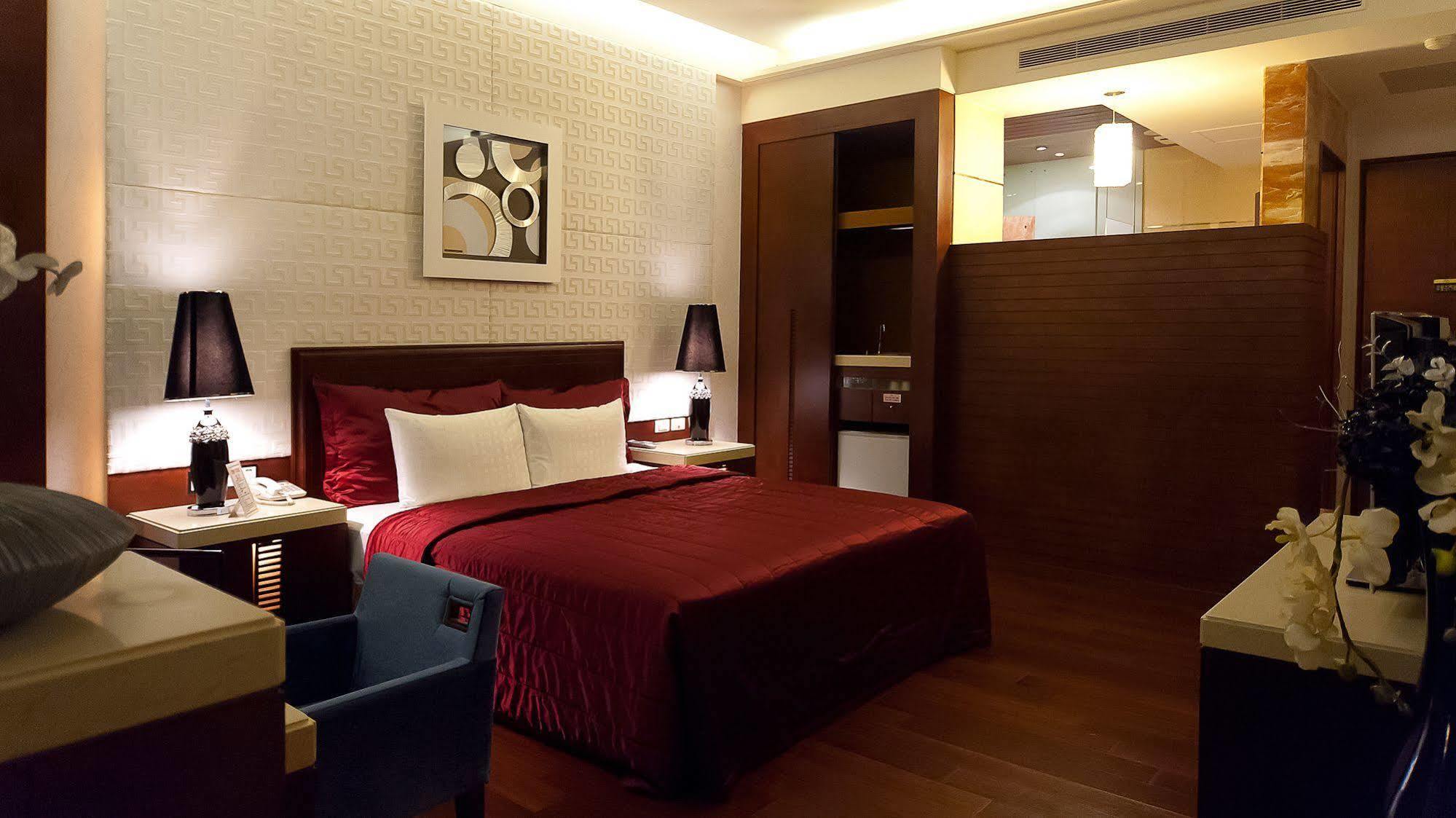麗馨汽車旅館 Leesing Motel Kaohsiung Esterno foto