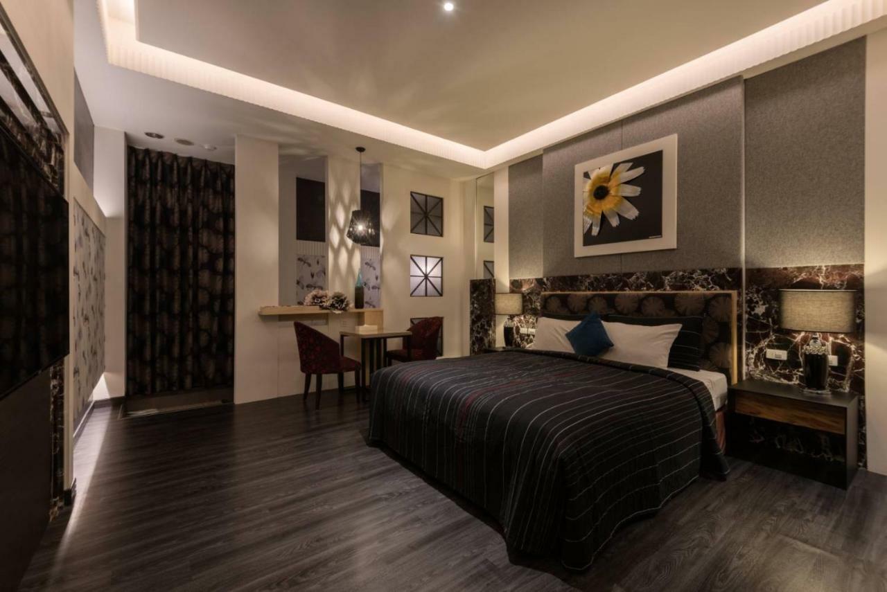 麗馨汽車旅館 Leesing Motel Kaohsiung Esterno foto