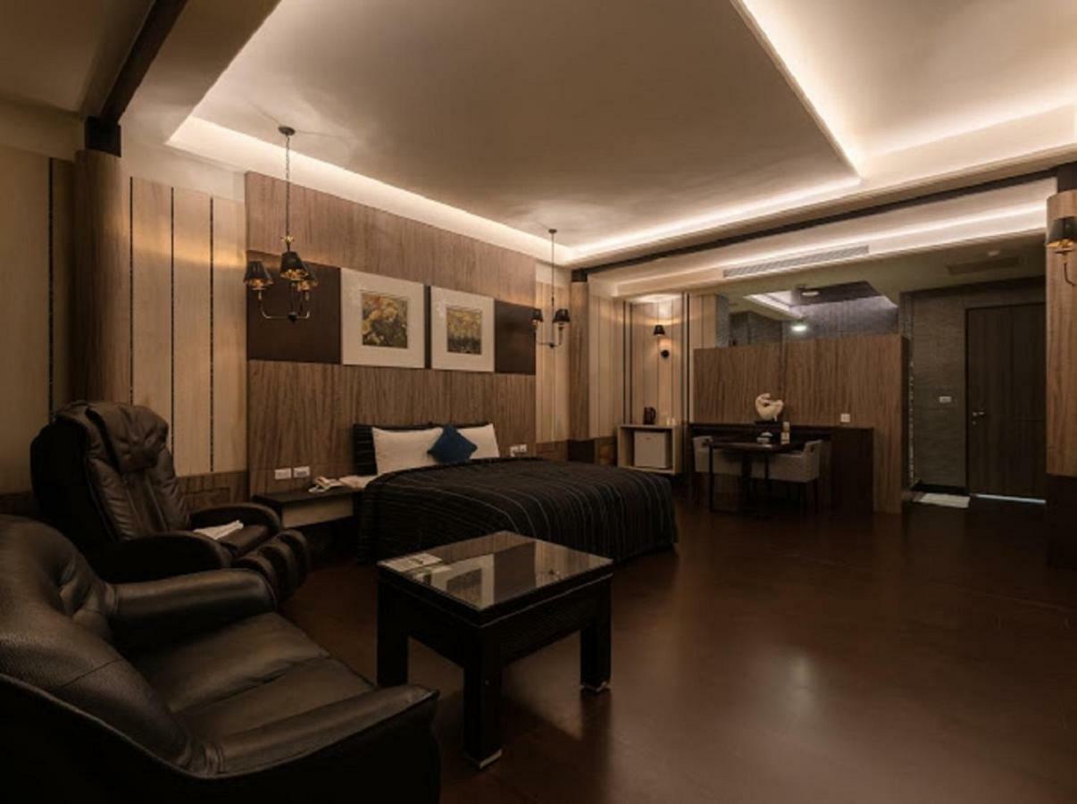 麗馨汽車旅館 Leesing Motel Kaohsiung Esterno foto