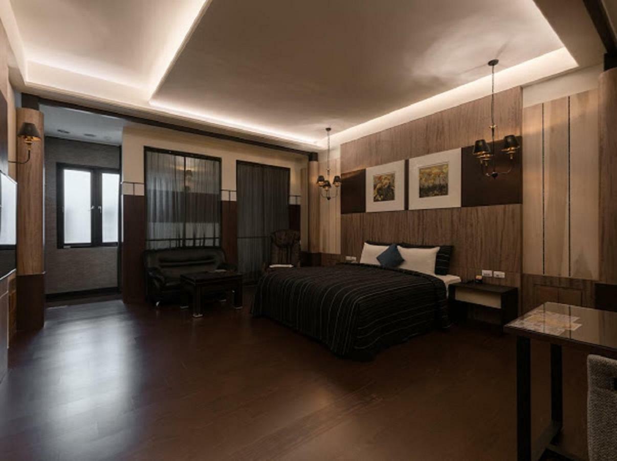 麗馨汽車旅館 Leesing Motel Kaohsiung Esterno foto